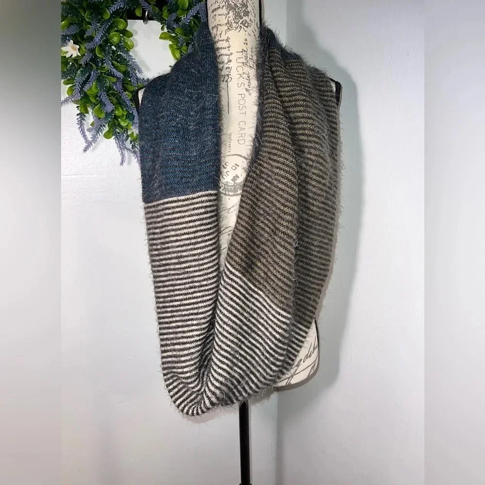 Look, earth tone striped soft eyelash, infinity acrylic scarf 15”‎ wide 28”L